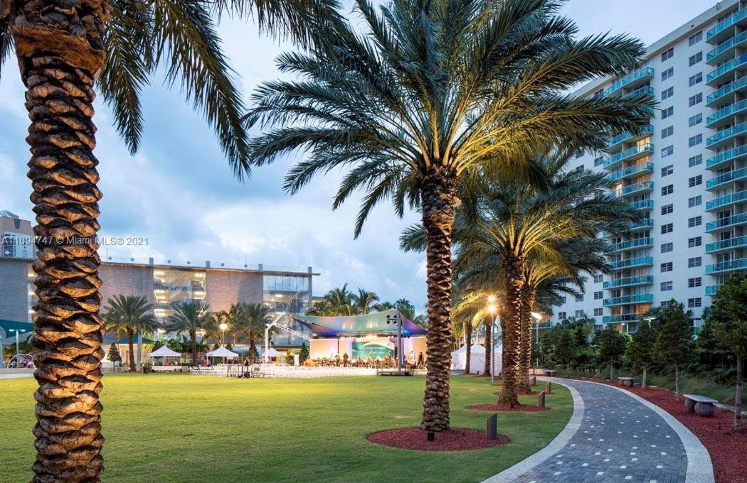 Disfruta Sunny Isles Ocean 1206 Str-02816 Daire Miami Beach Dış mekan fotoğraf